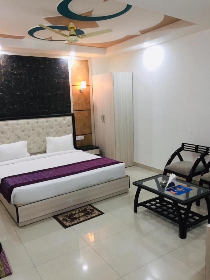 The Magnum Bed & Breakfast New Delhi Bagian luar foto